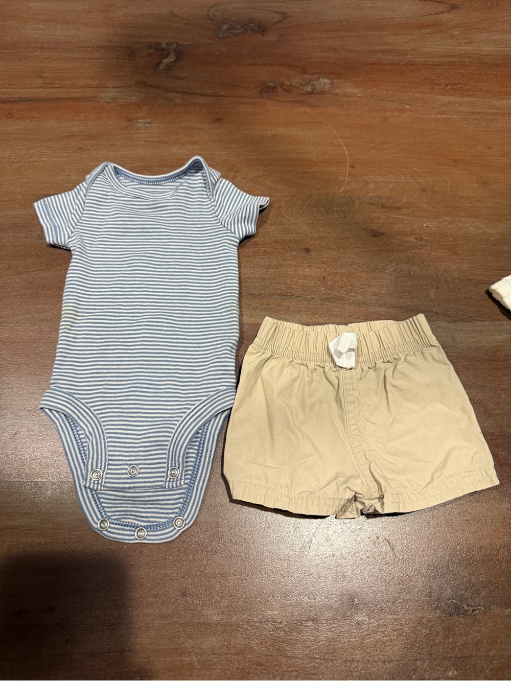 Carter's Onesie and Short Set - Newborn